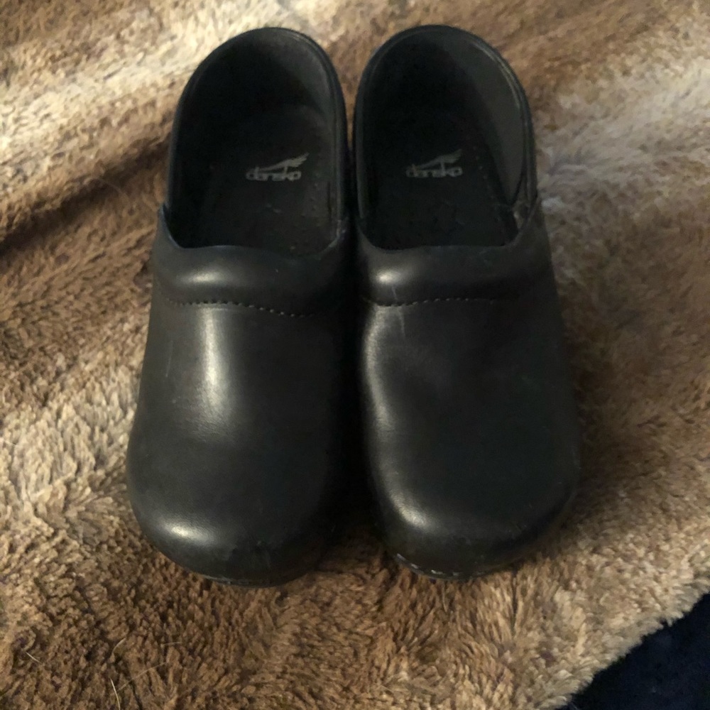 Children’s Dansko black leather clogs